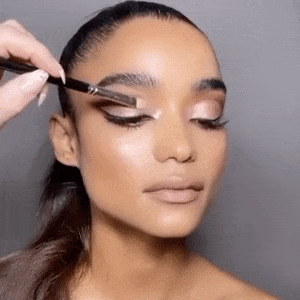 Here's how to get those ethereal, Pinterest-worthy eyeshadow looks to show up on deep skin tones Here's how to get those ethereal, Pinterest-worthy eyeshadow looks to show up on deep skin tones