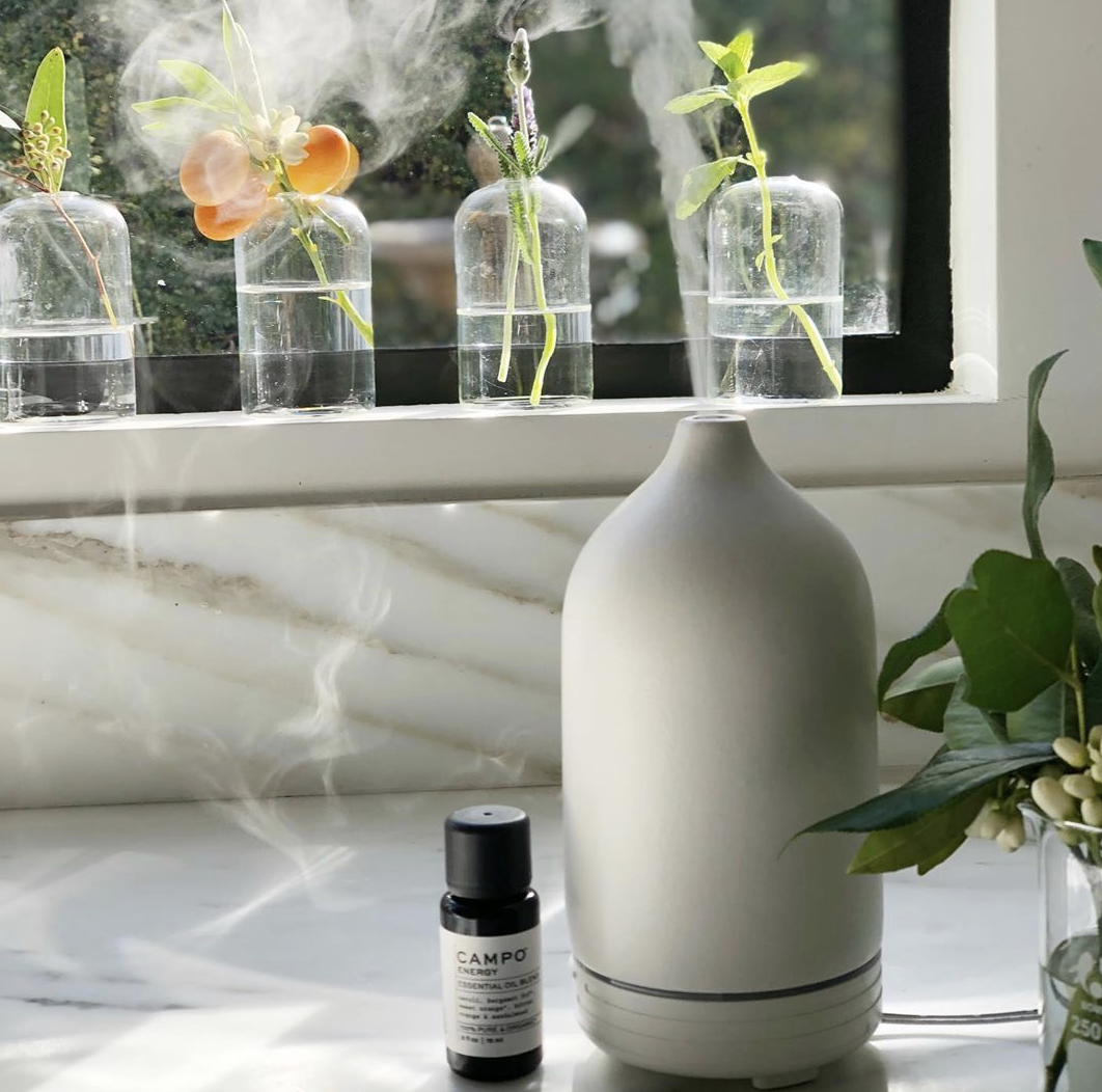 Smell your way into a calmer, better life—everything you need to know about essential oils and aromatherapy (фото 1)