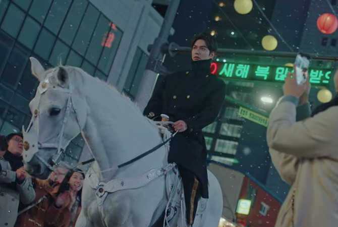 Style ID: All the designer outfits Lee Min Ho wore in ‘The King: Eternal Monarch’—complete (фото 54)