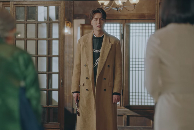 Style ID: All the designer outfits Lee Min Ho wore in ‘The King: Eternal Monarch’—complete (фото 57)
