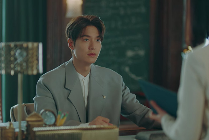 Style ID: All the designer outfits Lee Min Ho wore in ‘The King: Eternal Monarch’—complete (фото 81)