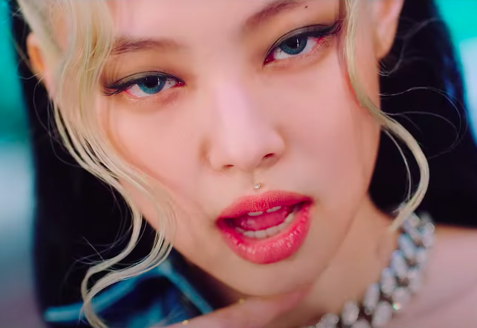The best beauty moments from Blackpink's 'How You Like That' music video (фото 3)