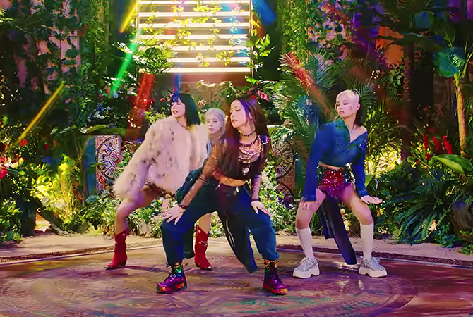 Style ID: Everything Blackpink wore in the ‘How You Like That' music video (фото 19)