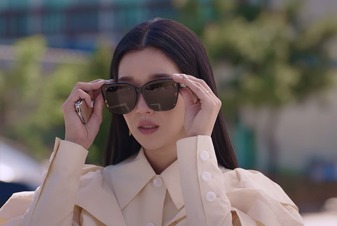 Style ID: The luxury brands behind Seo Ye-Ji’s fashionable outfits on ‘It’s Okay To Not Be Okay’ (фото 26)