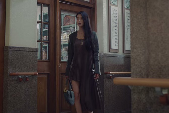 Style ID: The luxury brands behind Seo Ye-Ji’s fashionable outfits on ‘It’s Okay To Not Be Okay’ (фото 49)