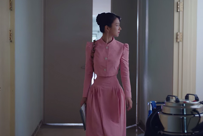 Style ID: The luxury brands behind Seo Ye-Ji’s fashionable outfits on ‘It’s Okay To Not Be Okay’ (фото 62)