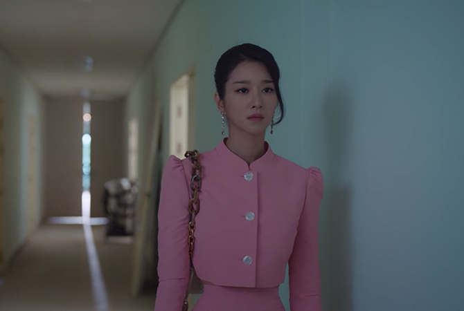 Style ID: The luxury brands behind Seo Ye-Ji’s fashionable outfits on ‘It’s Okay To Not Be Okay’ (фото 63)