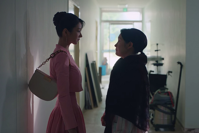 Style ID: The luxury brands behind Seo Ye-Ji’s fashionable outfits on ‘It’s Okay To Not Be Okay’ (фото 65)