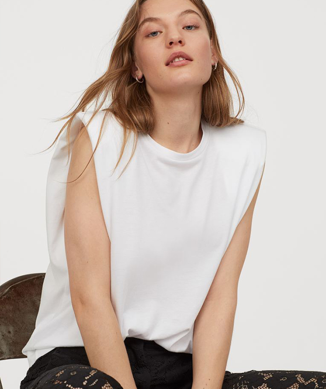 Padded muscle T-shirts are having a moment—here are 9 brands to shop yours from (фото 8)