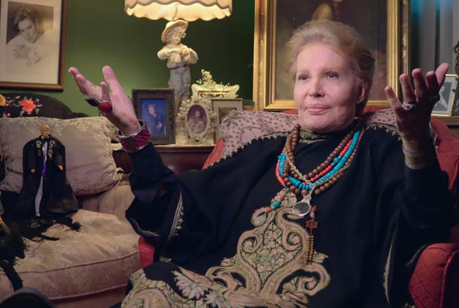 Get to know Walter Mercado—the legendary astrologer from 'Mucho Mucho Amor' on Netflix (фото 1)