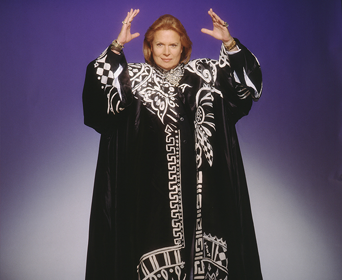 Get to know Walter Mercado—the legendary astrologer from 'Mucho Mucho Amor' on Netflix (фото 4)