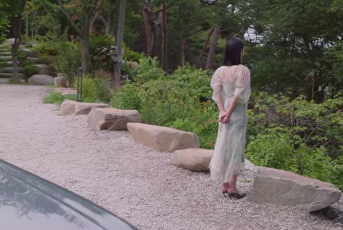 Style ID: The luxury brands behind Seo Ye-Ji’s fashionable outfits on ‘It’s Okay To Not Be Okay’ (фото 83)