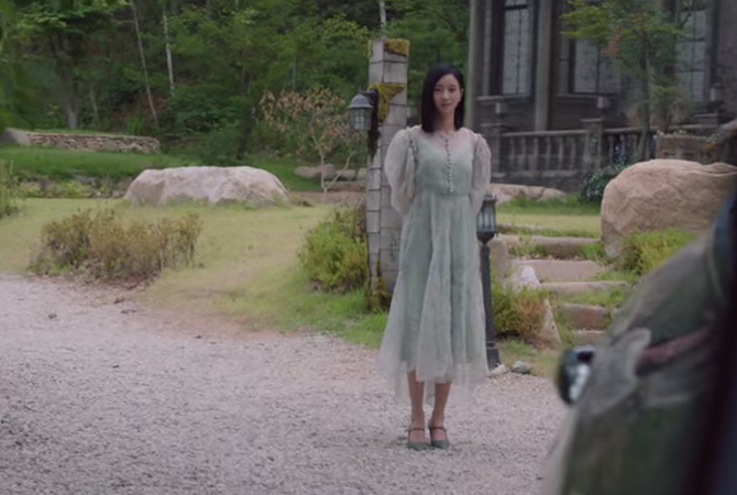 Style ID: The luxury brands behind Seo Ye-Ji’s fashionable outfits on ‘It’s Okay To Not Be Okay’ (фото 85)