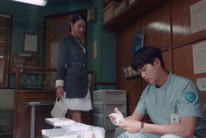 Style ID: The luxury brands behind Seo Ye-Ji’s fashionable outfits on ‘It’s Okay To Not Be Okay’ (фото 154)