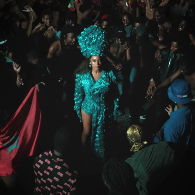 All the head-turning fashion moments from Beyoncé's 'Black Is King' visual album (фото 20)