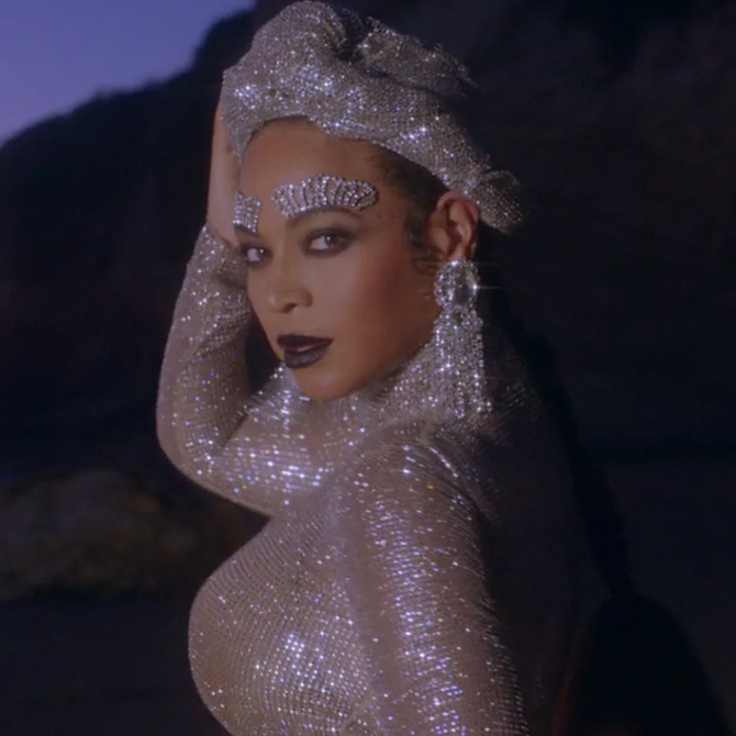 All the head-turning fashion moments from Beyoncé's 'Black Is King' visual album (фото 19)