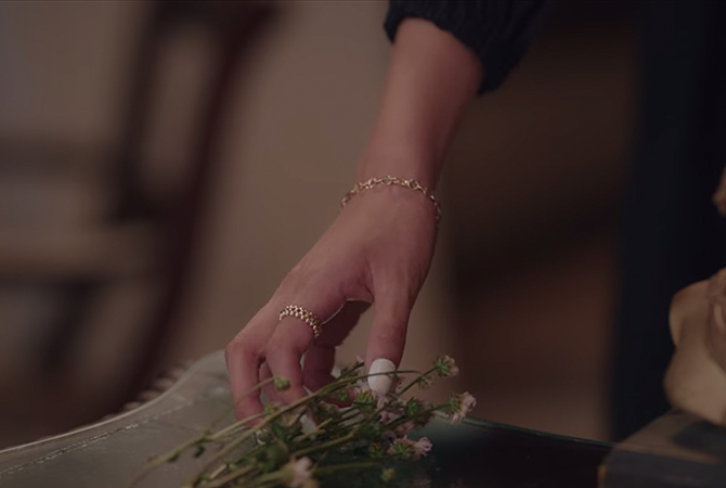 A guide to Seo Ye-Ji’s enviable watches and jewellery collection in ‘It’s Okay To Not Be Okay’ (фото 34)