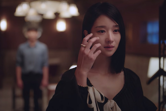 A guide to Seo Ye-Ji’s enviable watches and jewellery collection in ‘It’s Okay To Not Be Okay’ (фото 31)