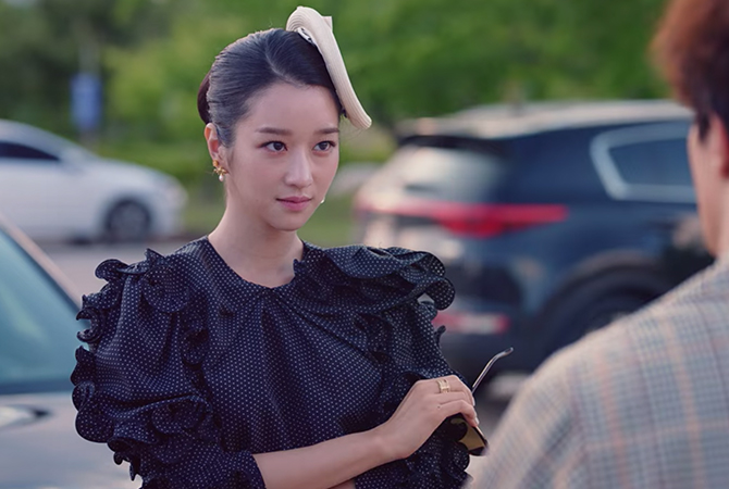 A guide to Seo Ye-Ji’s enviable watches and jewellery collection in ‘It’s Okay To Not Be Okay’ (фото 1)