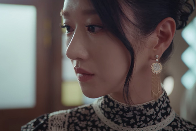 A guide to Seo Ye-Ji’s enviable watches and jewellery collection in ‘It’s Okay To Not Be Okay’ (фото 59)