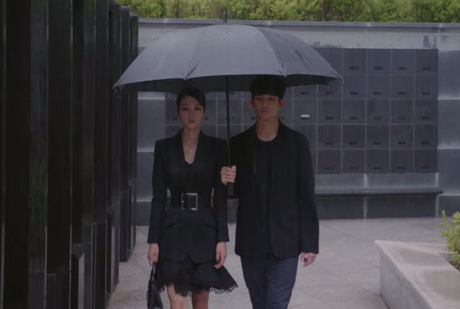 Style ID: The luxury brands behind Seo Ye-Ji’s fashionable outfits on ‘It’s Okay To Not Be Okay’ (фото 167)