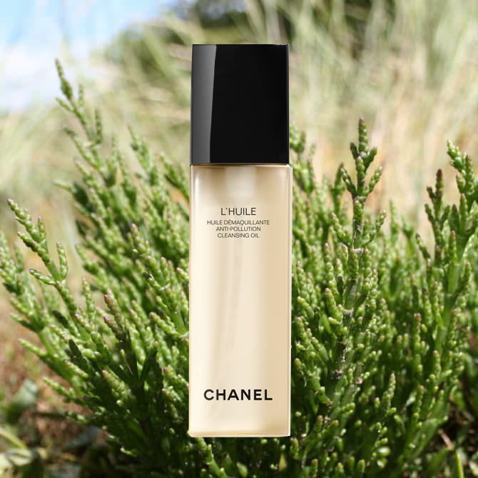 Chanel L'Huile Anti-Pollution Cleansing Oil and Le Lait Anti-Pollution  Cleansing Milk-to-Oil + Review