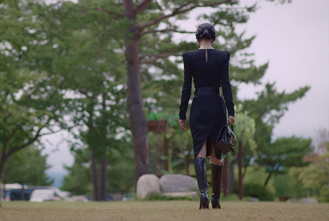 Style ID: The luxury brands behind Seo Ye-Ji’s fashionable outfits on ‘It’s Okay To Not Be Okay’ (фото 203)