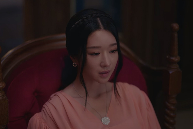 A guide to Seo Ye-Ji’s enviable watches and jewellery collection in ‘It’s Okay To Not Be Okay’ (фото 60)