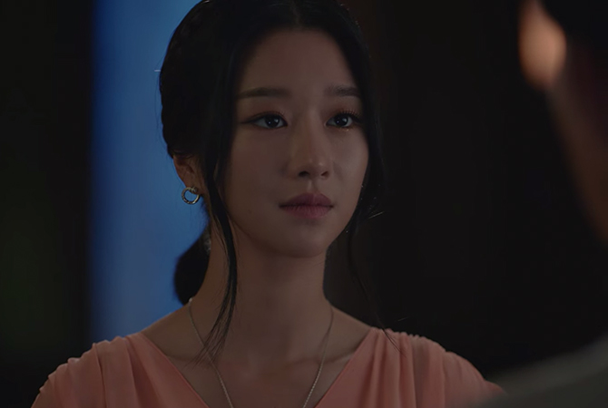 A guide to Seo Ye-Ji’s enviable watches and jewellery collection in ‘It’s Okay To Not Be Okay’ (фото 55)