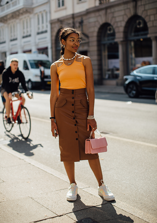 Copenhagen Fashion Week SS21: All the vibrant street style looks that liven up the sidewalks (фото 21)