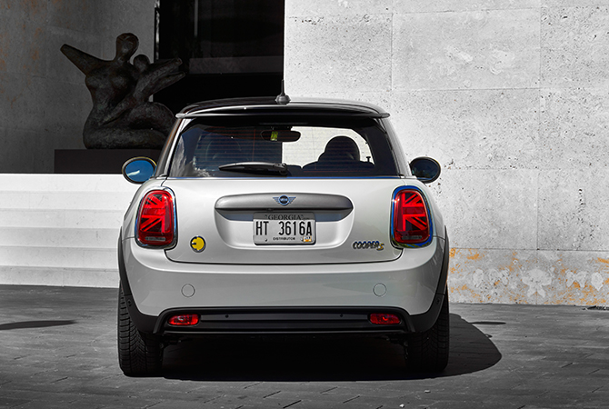 Here's why you'll definitely love the new All-Electric Mini (фото 4)