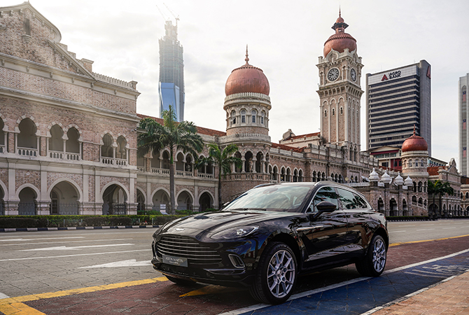 The Aston Martin DBX—now available in Malaysia—is a luxury SUV with the soul of a sports car (фото 1)