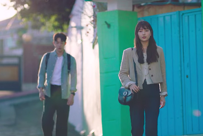 Style ID: The Korean fashion labels (and the luxury handbags) spotted on Bae Suzy in ‘Start-Up’ (фото 83)