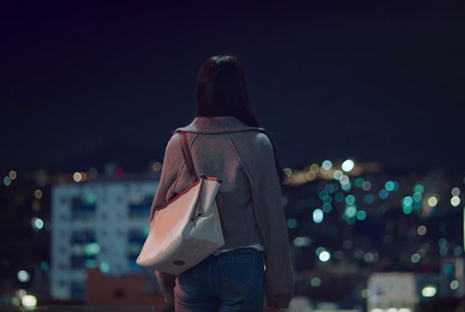 Style ID: The Korean fashion labels (and the luxury handbags) spotted on Bae Suzy in ‘Start-Up’ (фото 96)