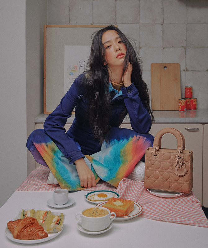 Fashion buzz: Fendi and Longchamp launch e-commerce in Malaysia, Blackpink’s Jisoo stars in a special Dior campaign, and more (фото 9)