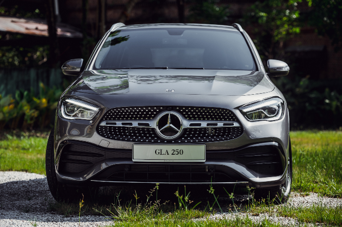 Mercedes-Benz Malaysia welcomes two additions to its GLA premium SUV line up—and they're powerful (фото 7)