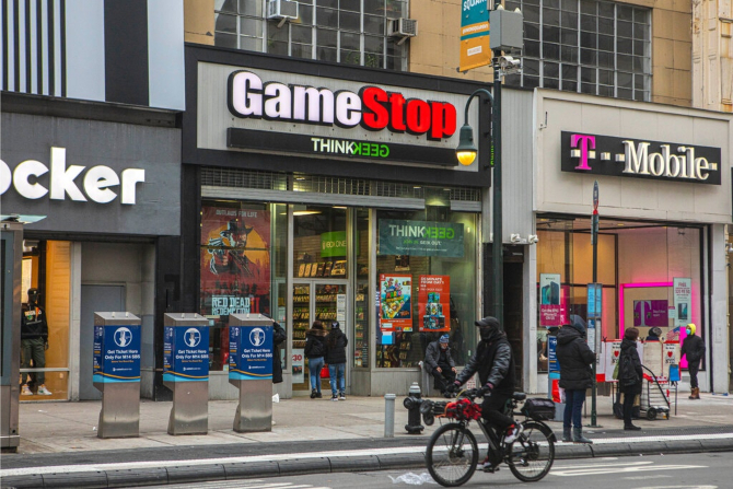 Stock market Goliaths vs Reddit amateurs: Why the internet is freaking out over a video game store (фото 2)