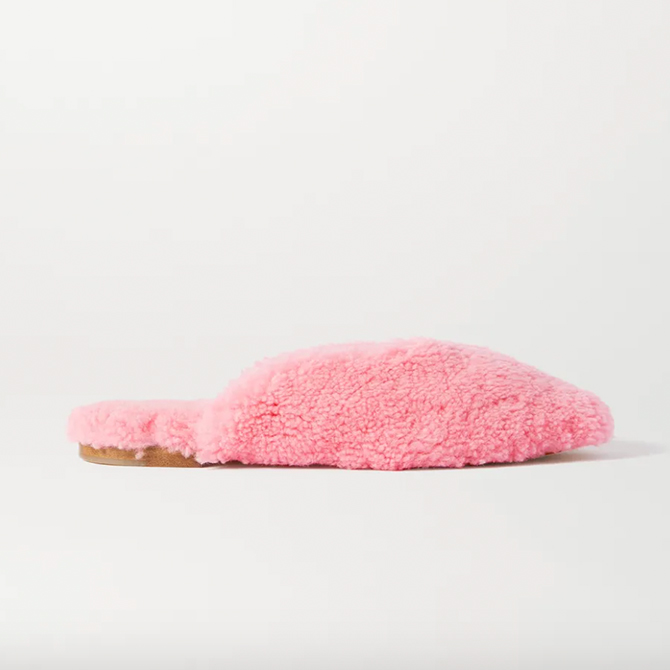 Fuzzy slippers are the only shoes we’ll be wearing for the rest of 2021 (фото 8)