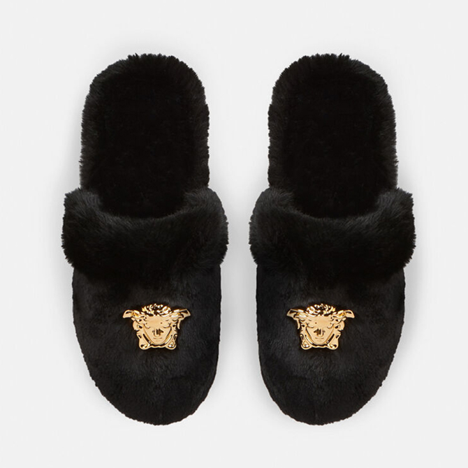 Fuzzy slippers are the only shoes we’ll be wearing for the rest of 2021 (фото 15)