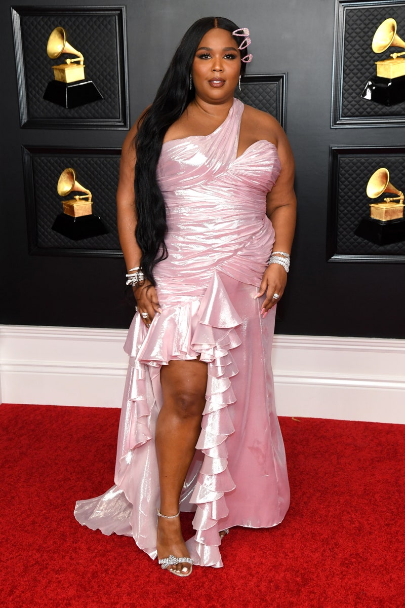 Grammys 2021: The best beauty looks from the evening (фото 10)