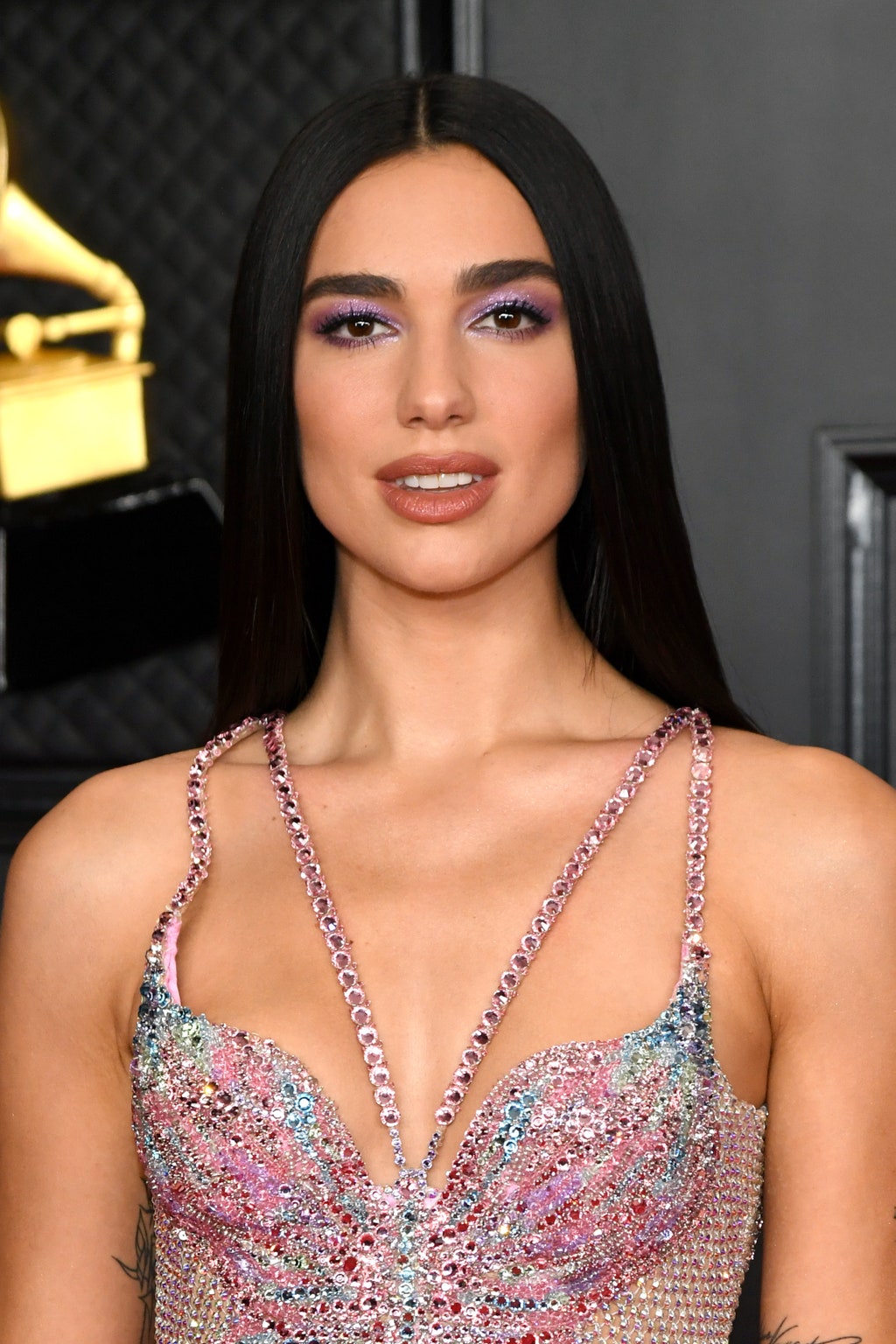 Grammys 2021: The best beauty looks from the evening (фото 3)
