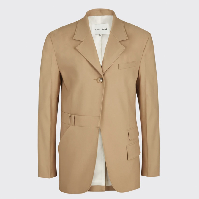 Style ID: Jeon Yeo Bin’s power dressing in ‘Vincenzo’ (фото 68)