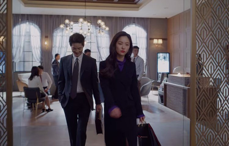 Style ID: Jeon Yeo Bin’s power dressing in ‘Vincenzo’ (фото 54)