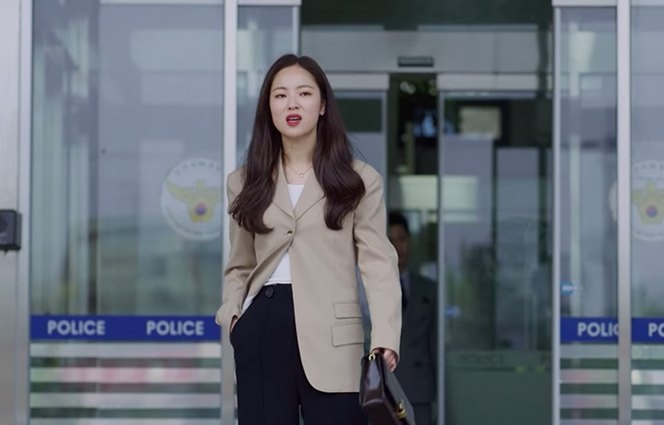Style ID: Jeon Yeo Bin’s power dressing in ‘Vincenzo’ (фото 66)