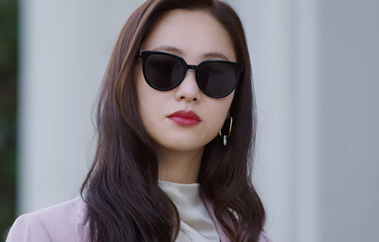 Style ID: Jeon Yeo Bin’s power dressing in ‘Vincenzo’ (фото 57)