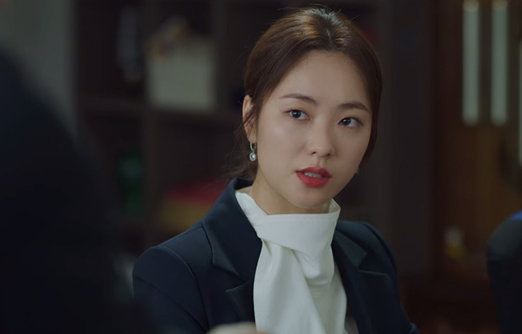Style ID: Jeon Yeo Bin’s power dressing in ‘Vincenzo’ (фото 63)