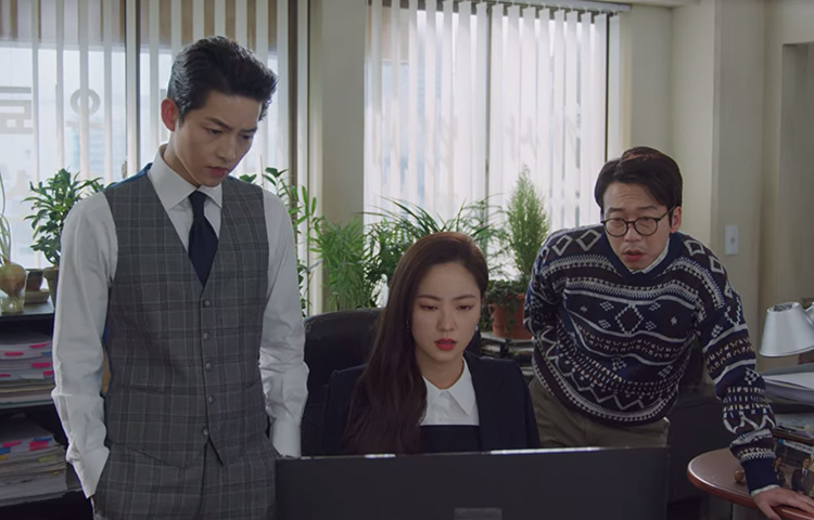 Style ID: Jeon Yeo Bin’s power dressing in ‘Vincenzo’ (фото 99)