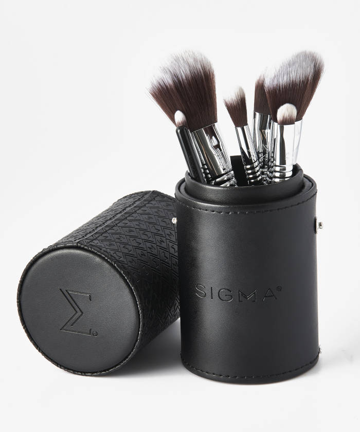 The best versatile starter makeup brush sets for an effortless full face -  BURO.