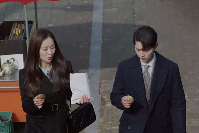 Style ID: Jeon Yeo Bin’s power dressing in ‘Vincenzo’ (фото 117)
