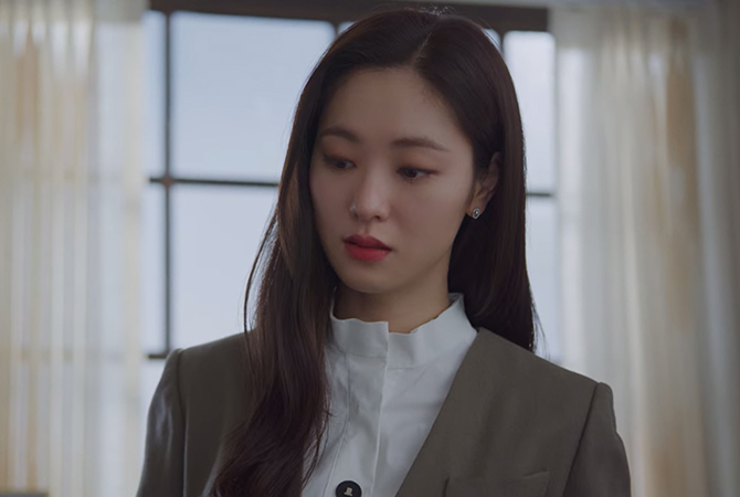 Style ID: Jeon Yeo Bin’s power dressing in ‘Vincenzo’ (фото 137)